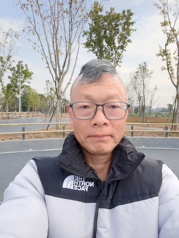 做喜欢的事的第一张照片--成都闪婚服务中心